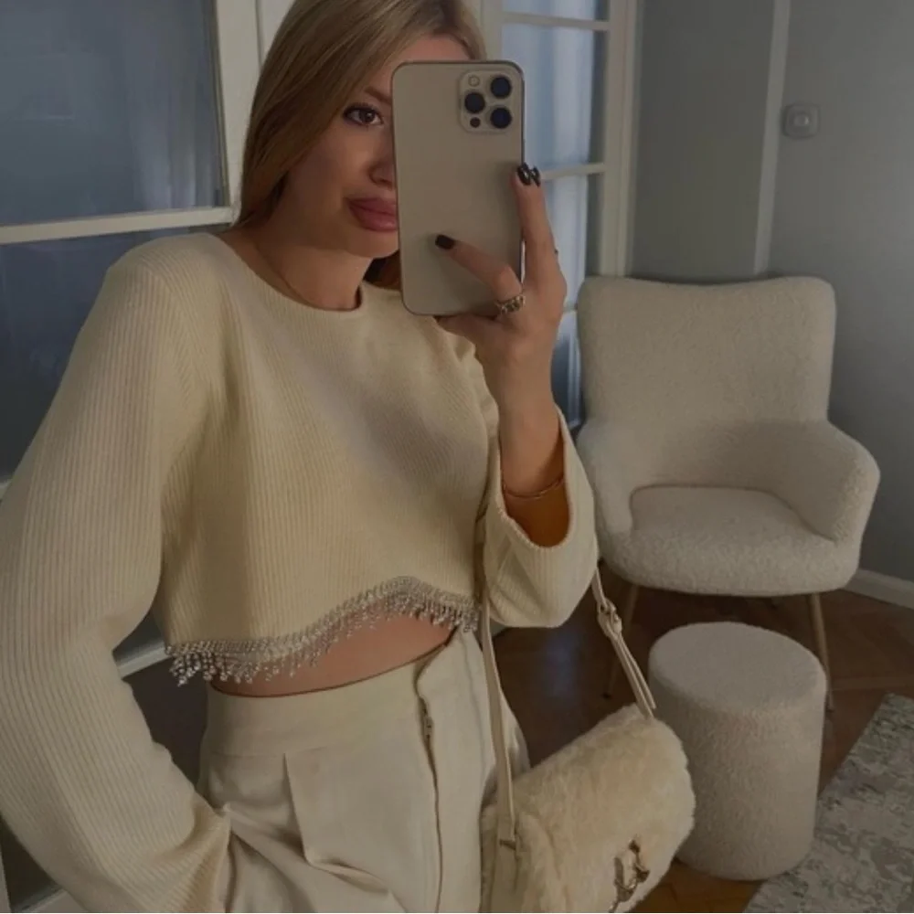 Zara SOFT SWEATSHIRT WITH RHINESTONES Pullover Cropped